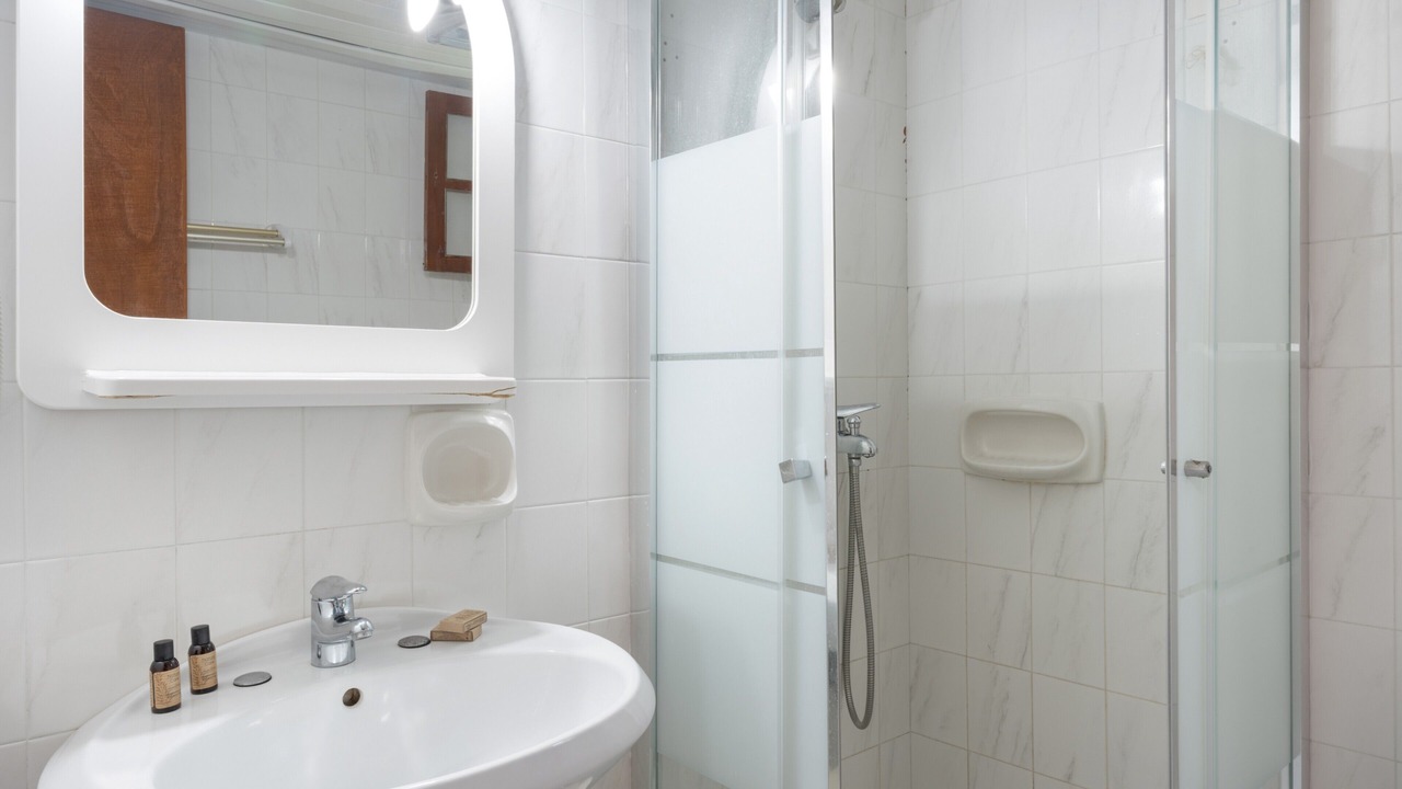 Photo of Bathroom in Amoopi