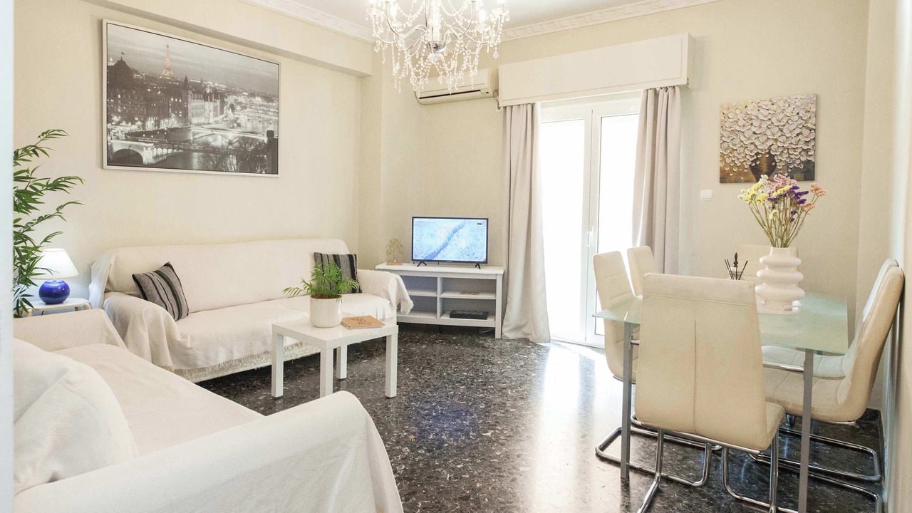 Photo of Livingroom in Keratsini-Drapetsona