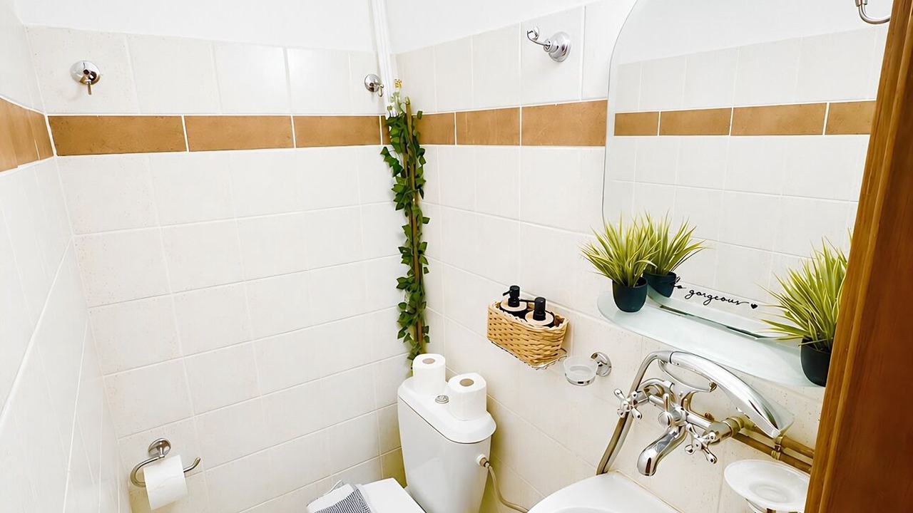 Photo of Bathroom in Omales
