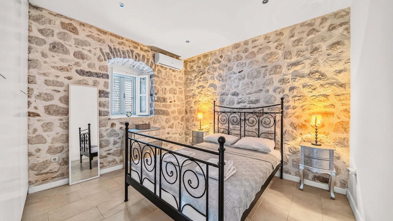 Photo of Bedroom in Kotor