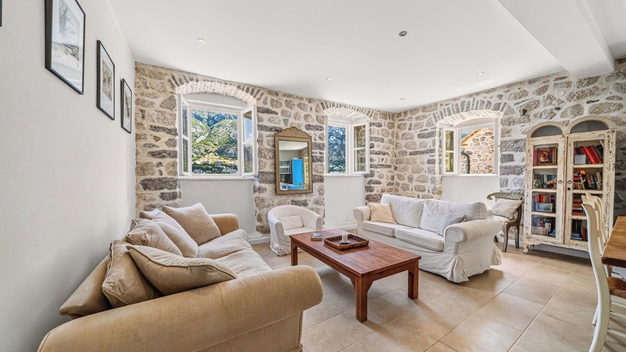 Photo of Livingroom in Kotor