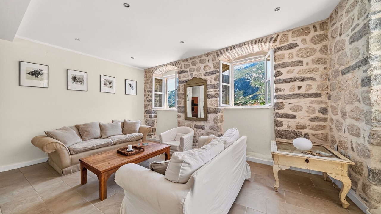 Photo of Livingroom in Kotor