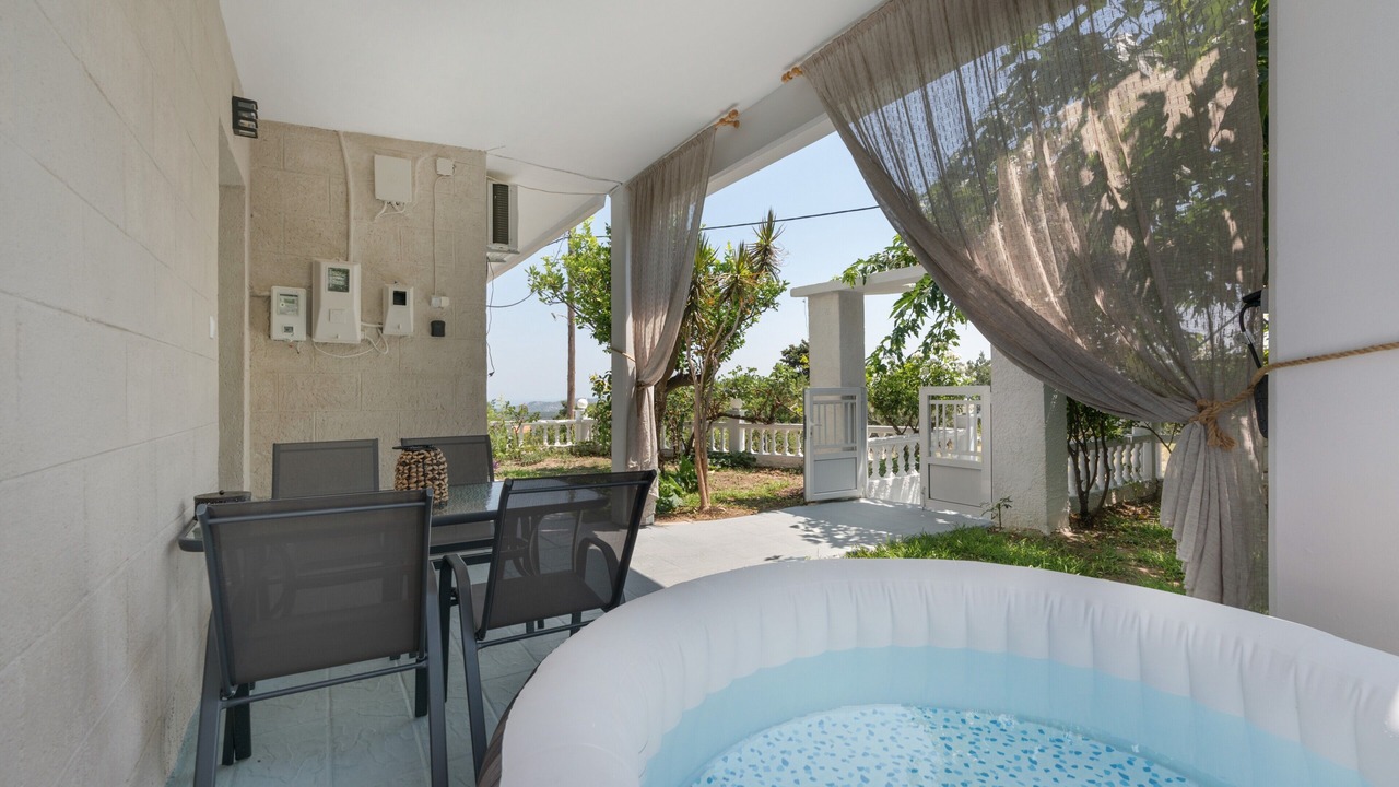 Photo of Outdoor in Salakos
