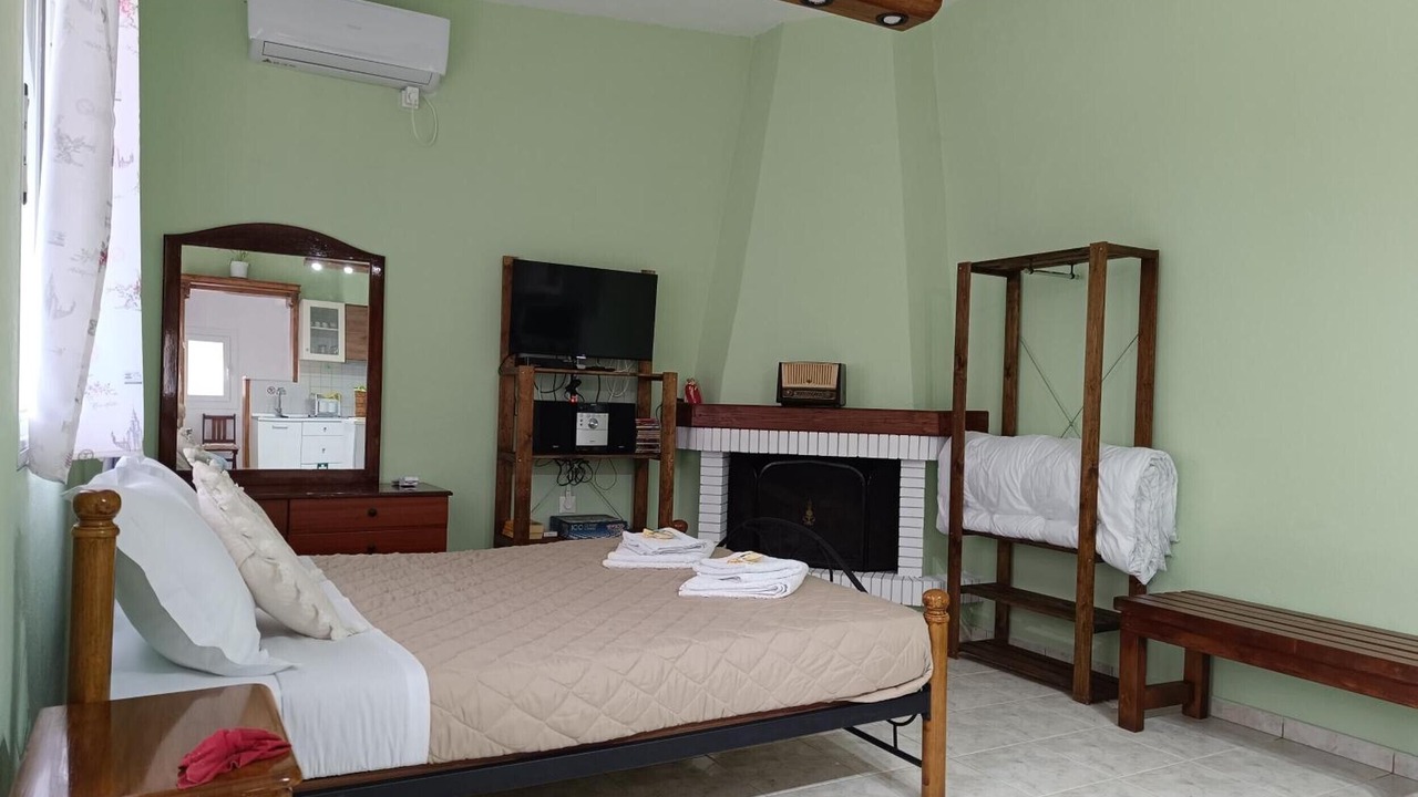 Photo of Bedroom in Ormos Agiou Ioannou