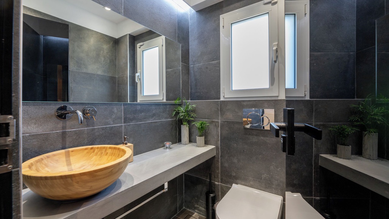 Photo of Bathroom in Saronikos