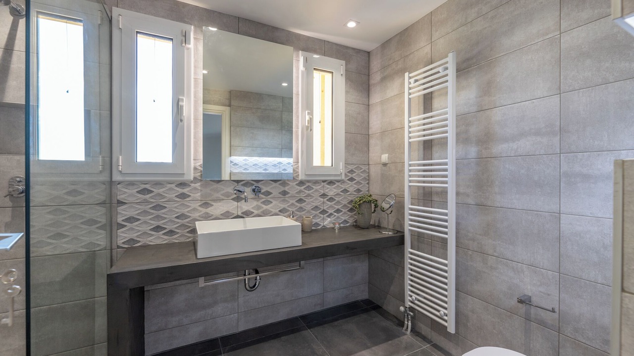 Photo of Bathroom in Saronikos