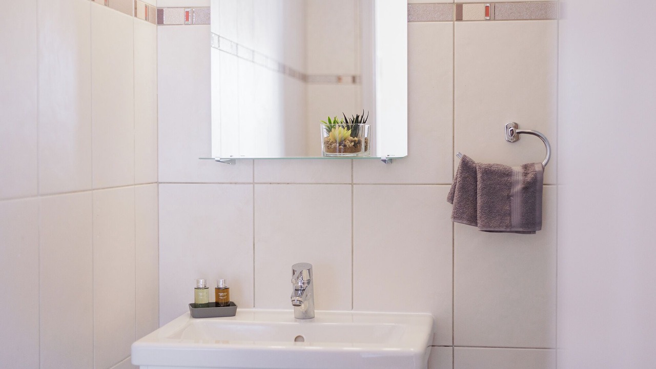 Photo of Bathroom in Ipsos