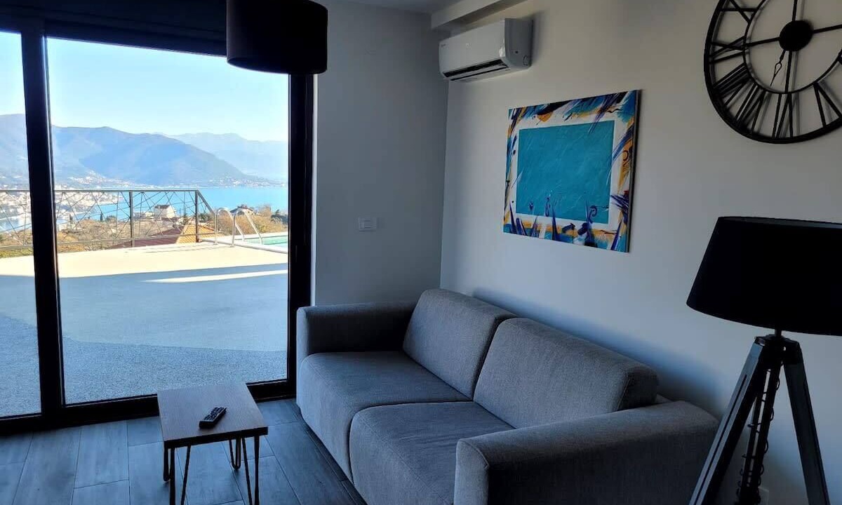 Photo of Livingroom in Igalo