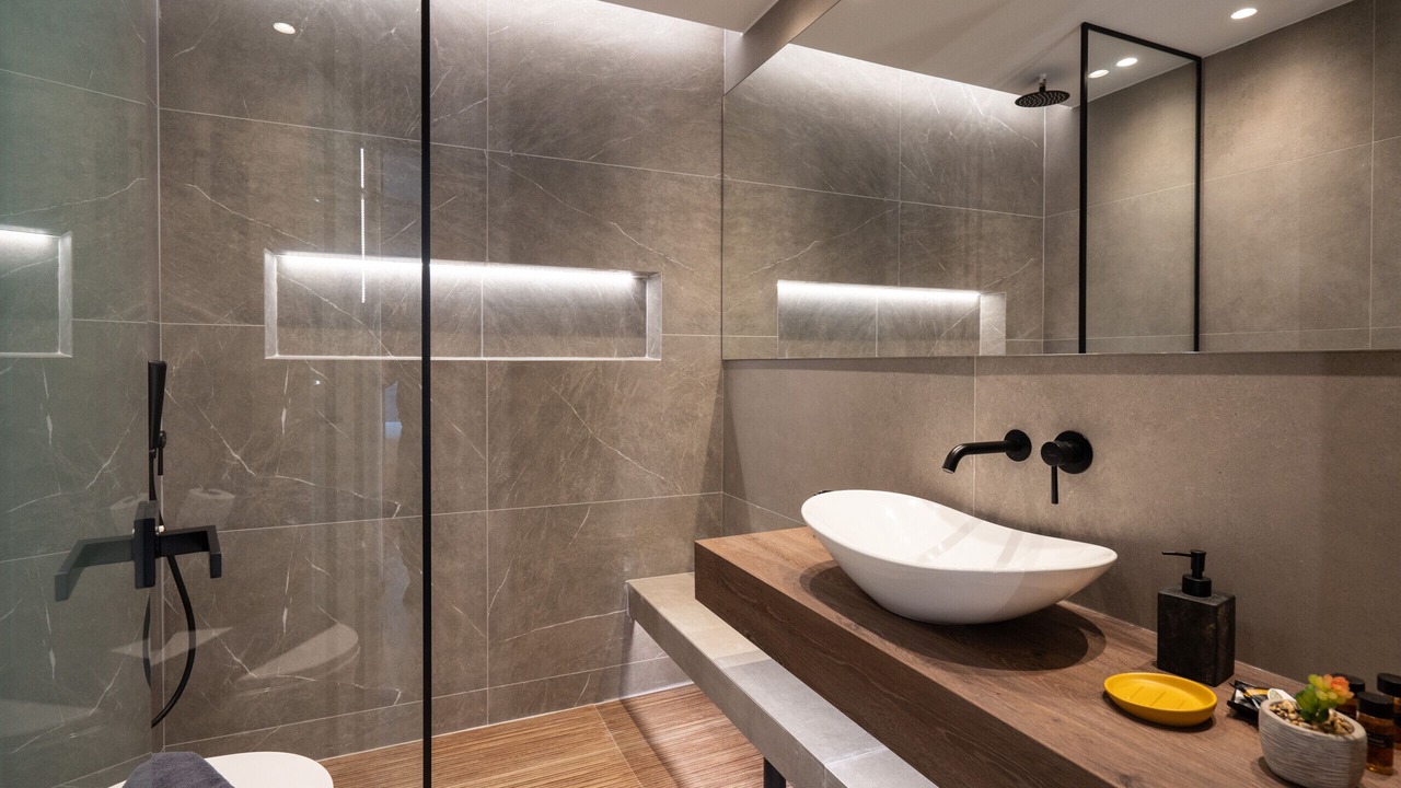 Photo of Bathroom in Exarhia