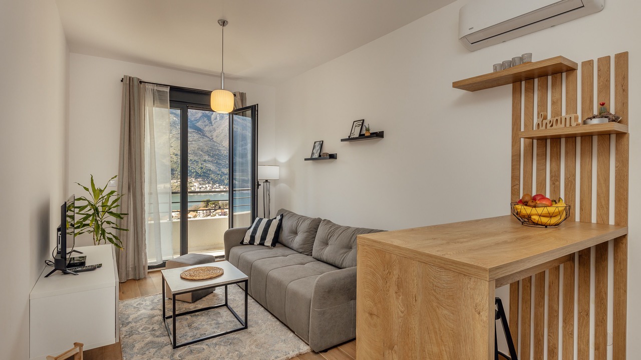 Photo of Livingroom in Kotor