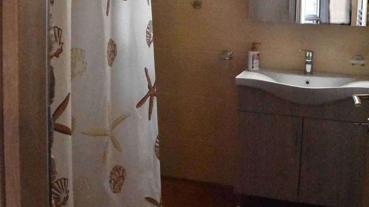 Photo of Bathroom in Ovrios
