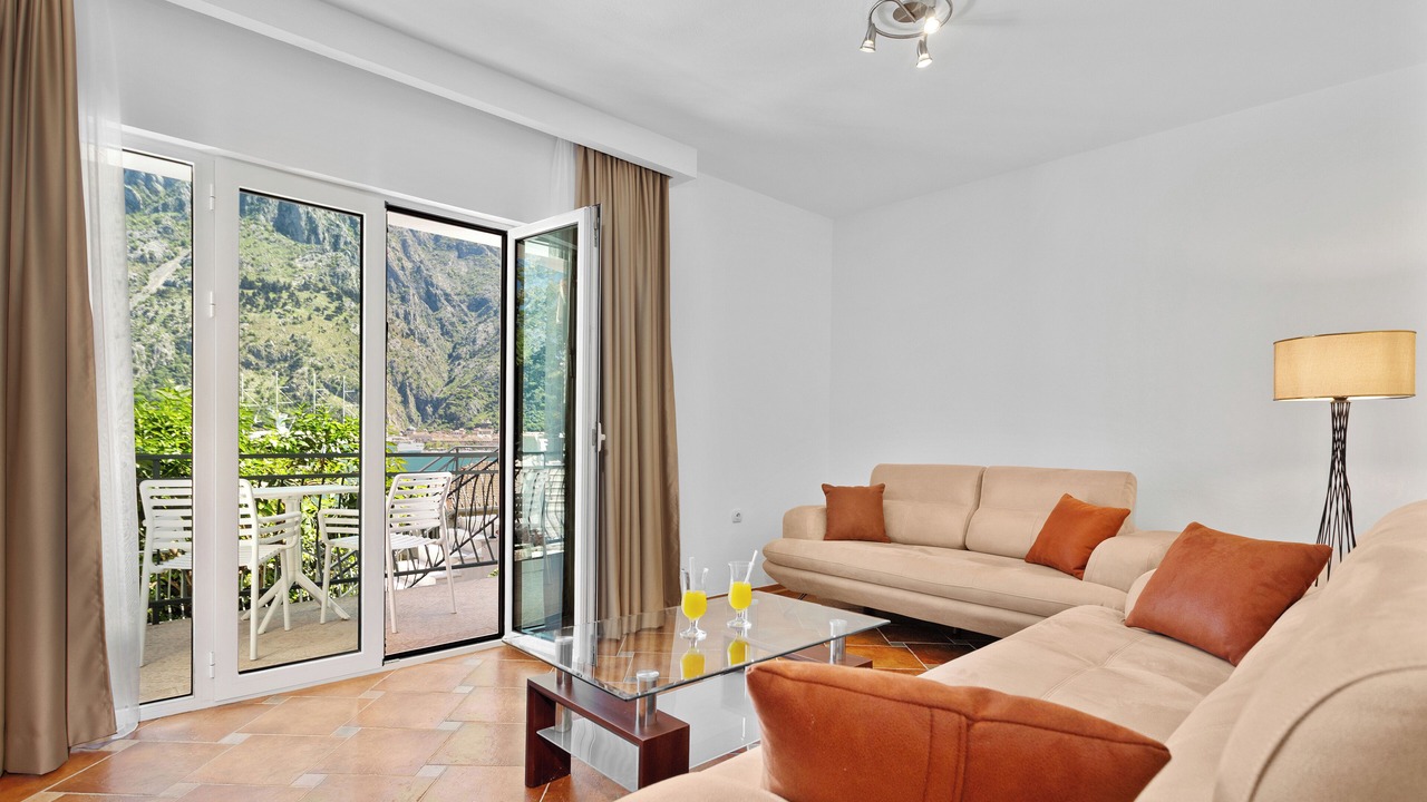 Photo of Livingroom in Kotor