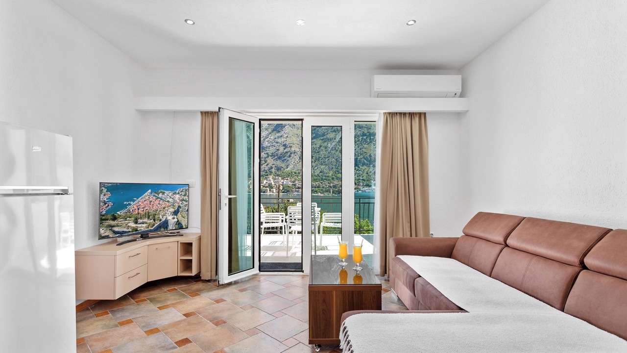 Photo of Livingroom in Kotor