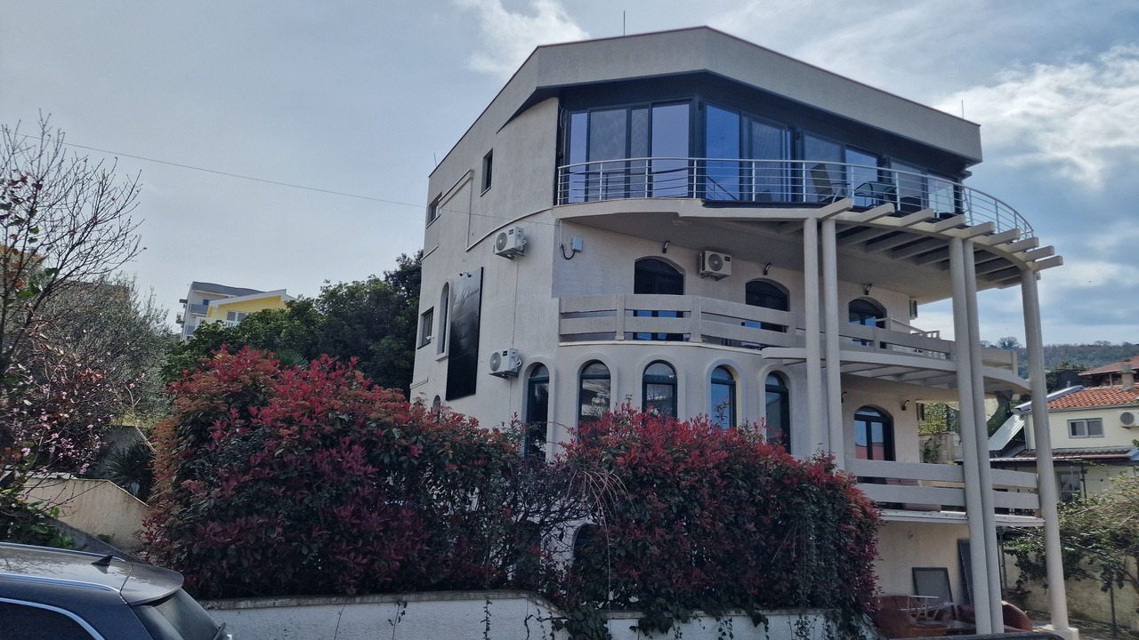 Photo of Outdoor in Bar