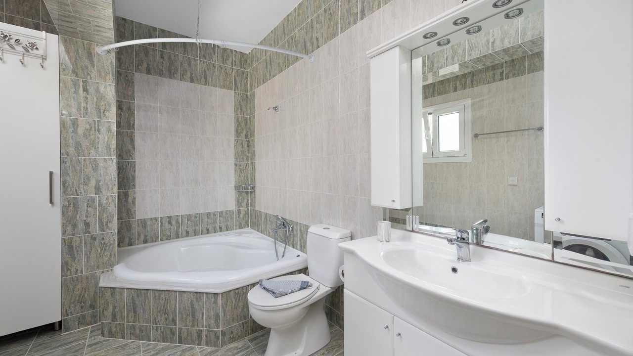 Photo of Bathroom in Kremasti