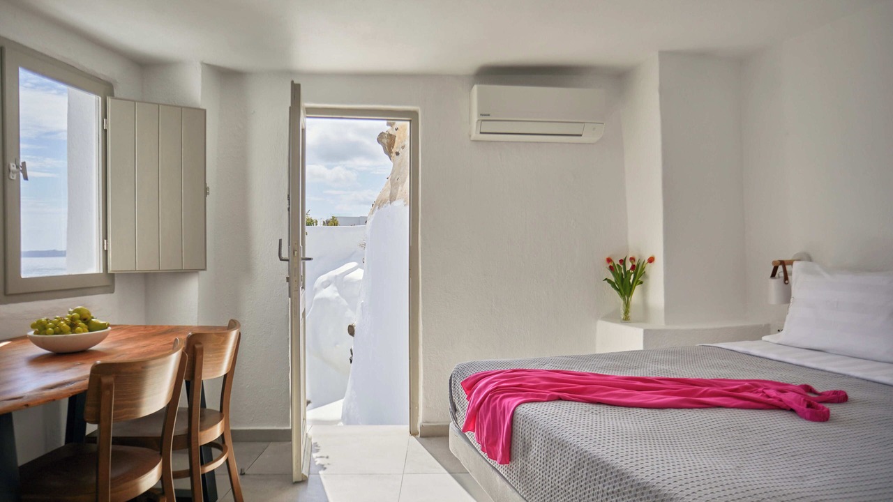 Photo of Bedroom in Oia