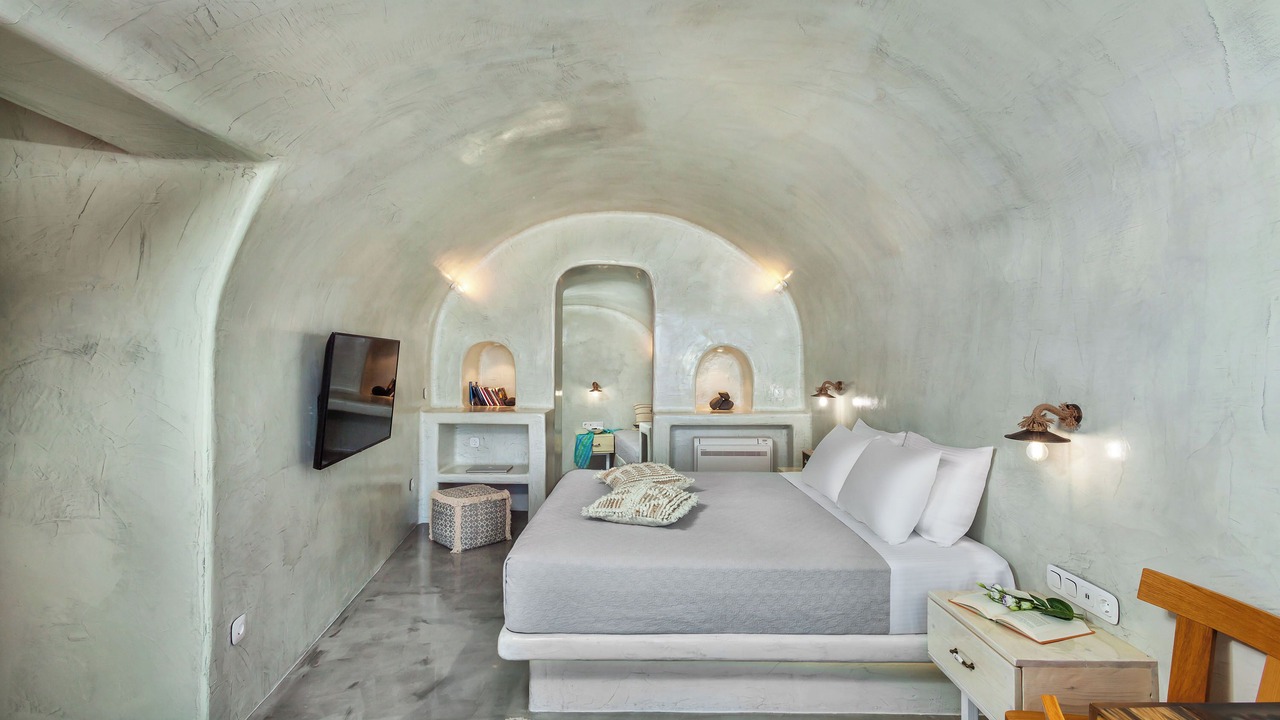 Photo of Bedroom in Oia