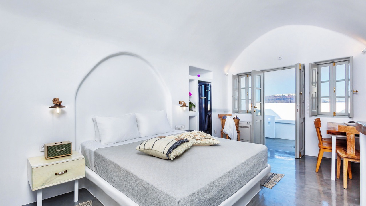 Photo of Bedroom in Oia