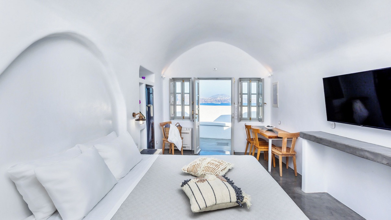 Photo of Bedroom in Oia