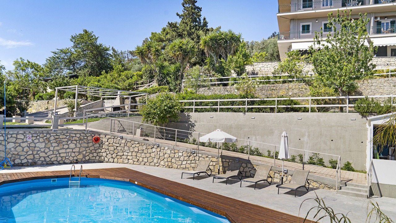 Photo of Outdoor in Parisata