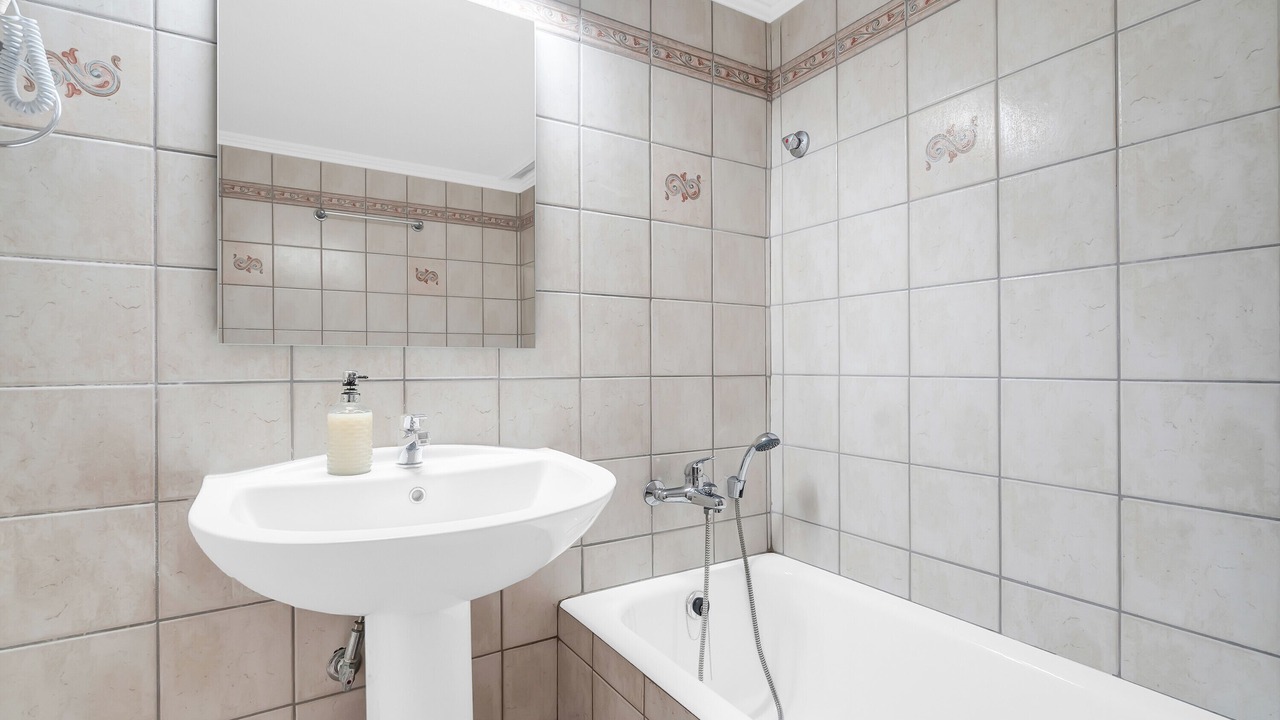 Photo of Bathroom in Parisata