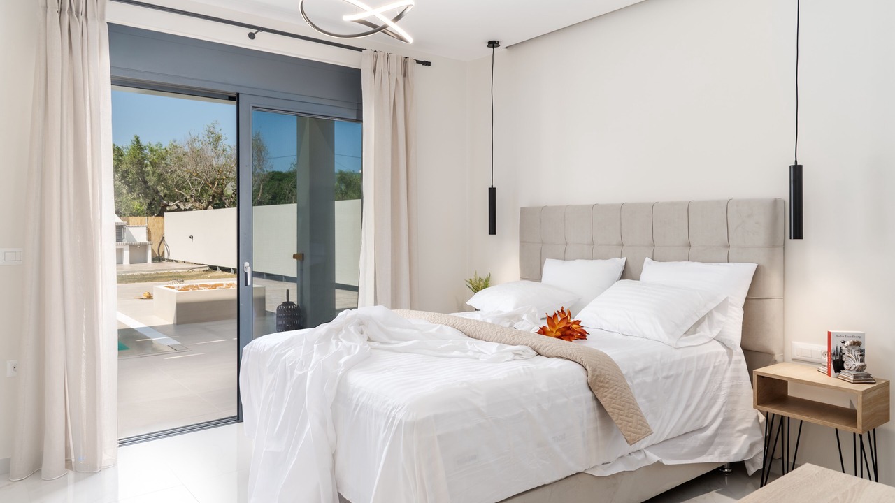 Photo of Bedroom in Neromilos