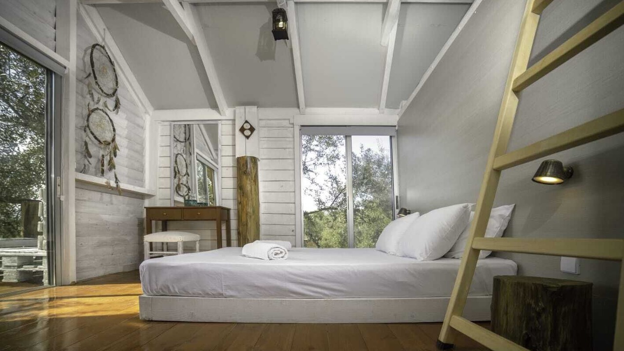Photo of Bedroom in Neromilos