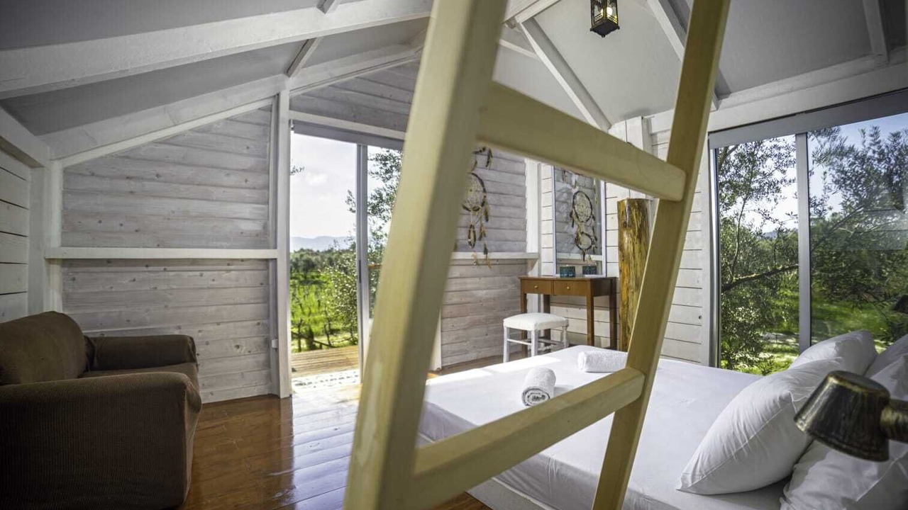 Photo of Bedroom in Neromilos