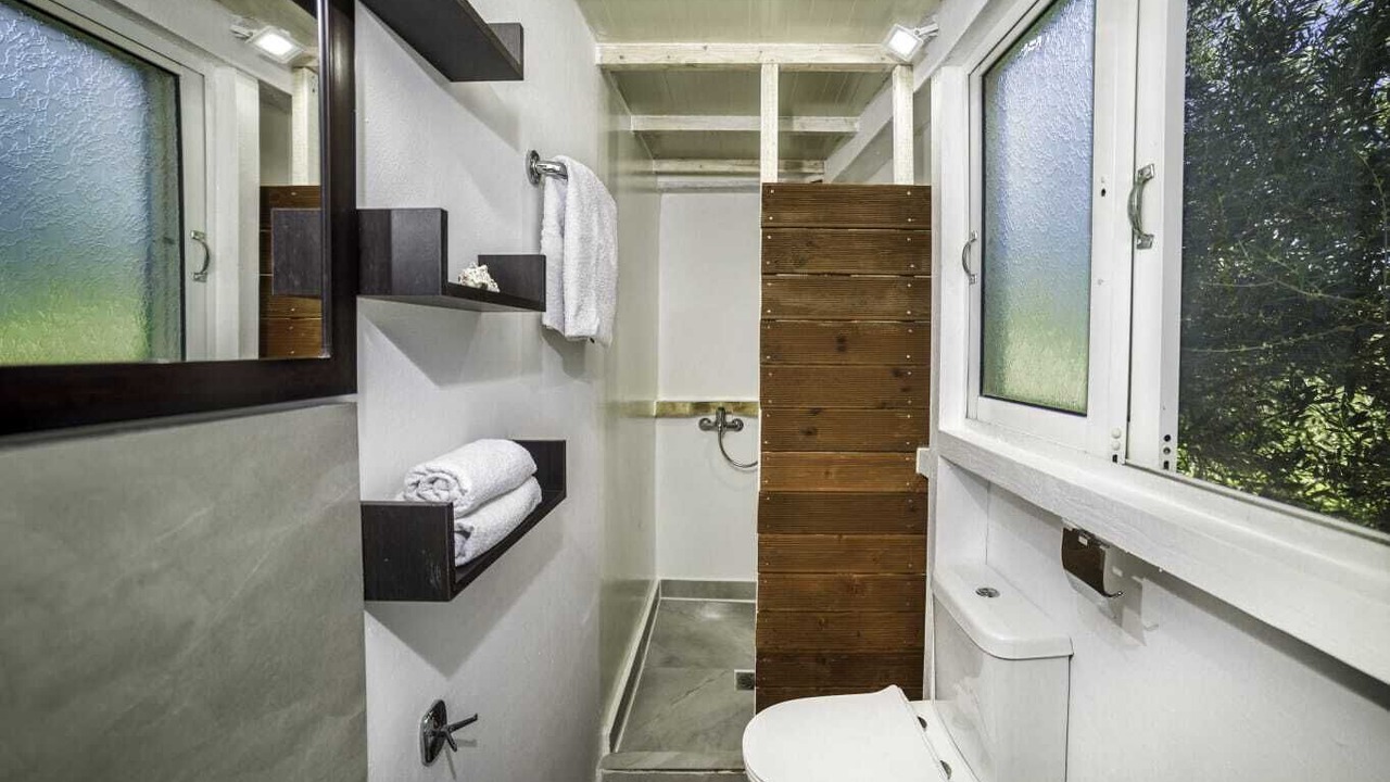 Photo of Bathroom in Neromilos