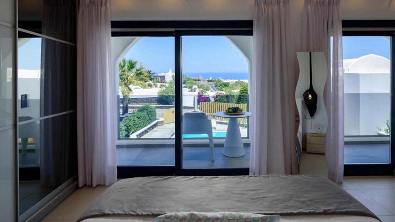 Photo of Bedroom in Exo Gialos