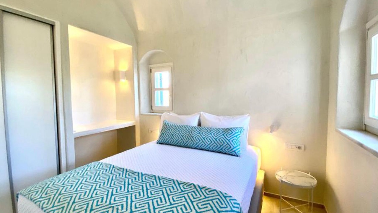Photo of Bedroom in Exo Gialos