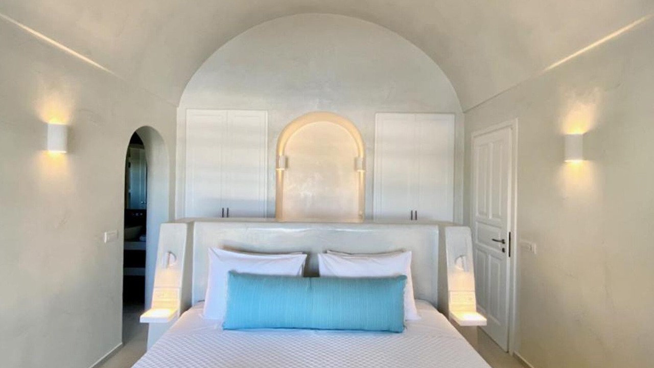 Photo of Bedroom in Exo Gialos