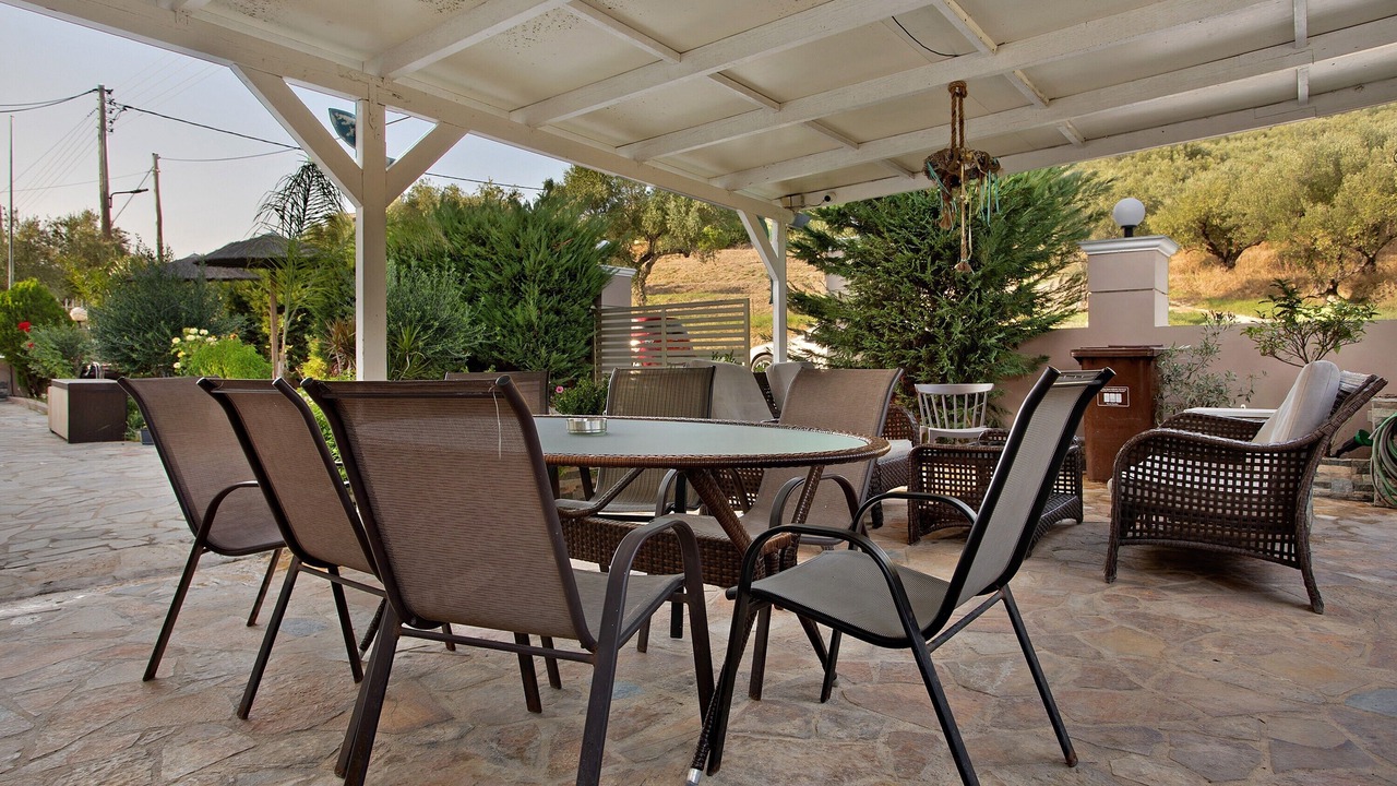 Photo of Outdoor in Alikanas