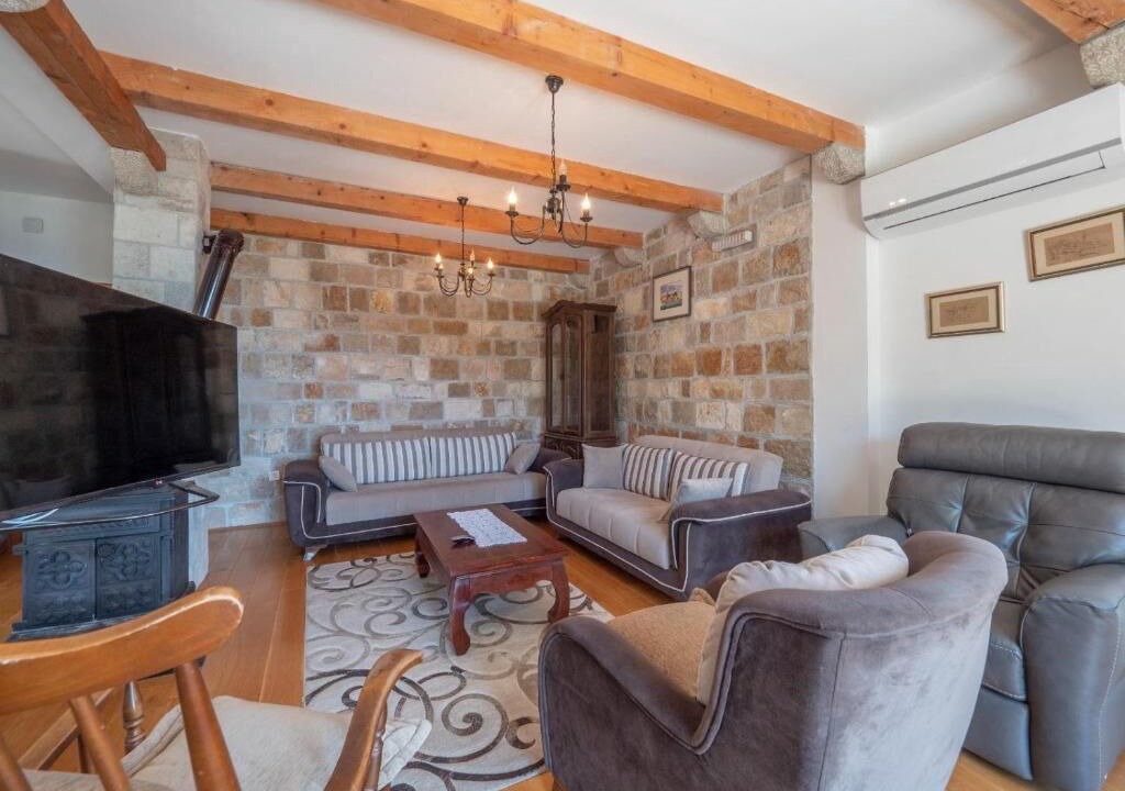 Photo of Livingroom in Podostrog