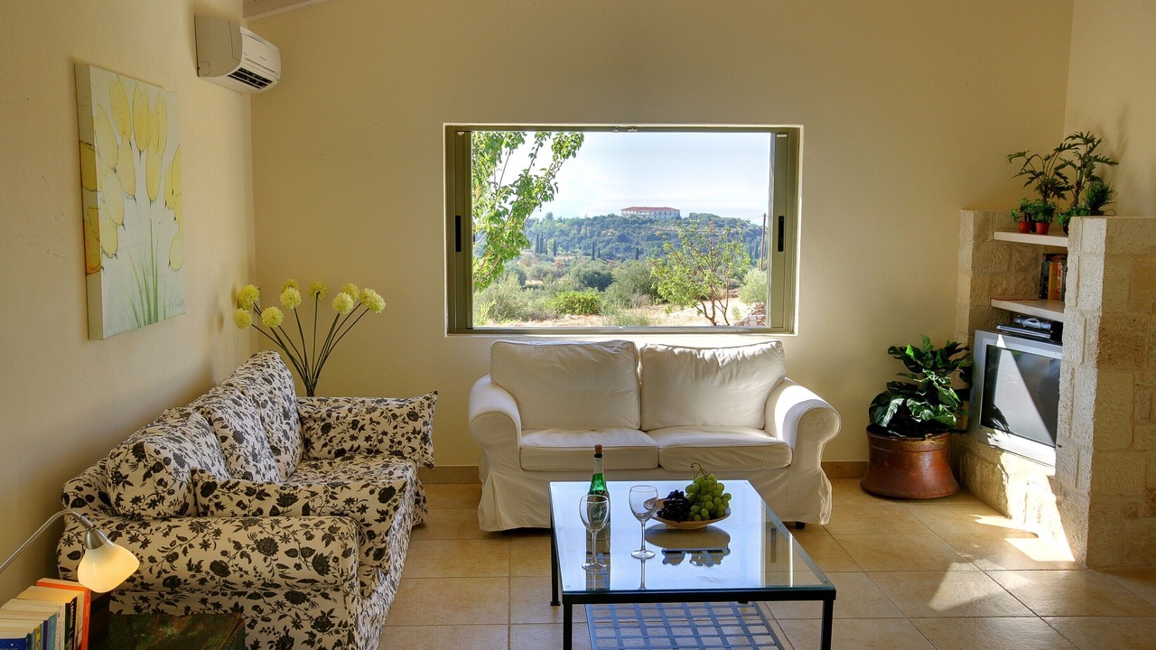 Photo of Livingroom in Karavados