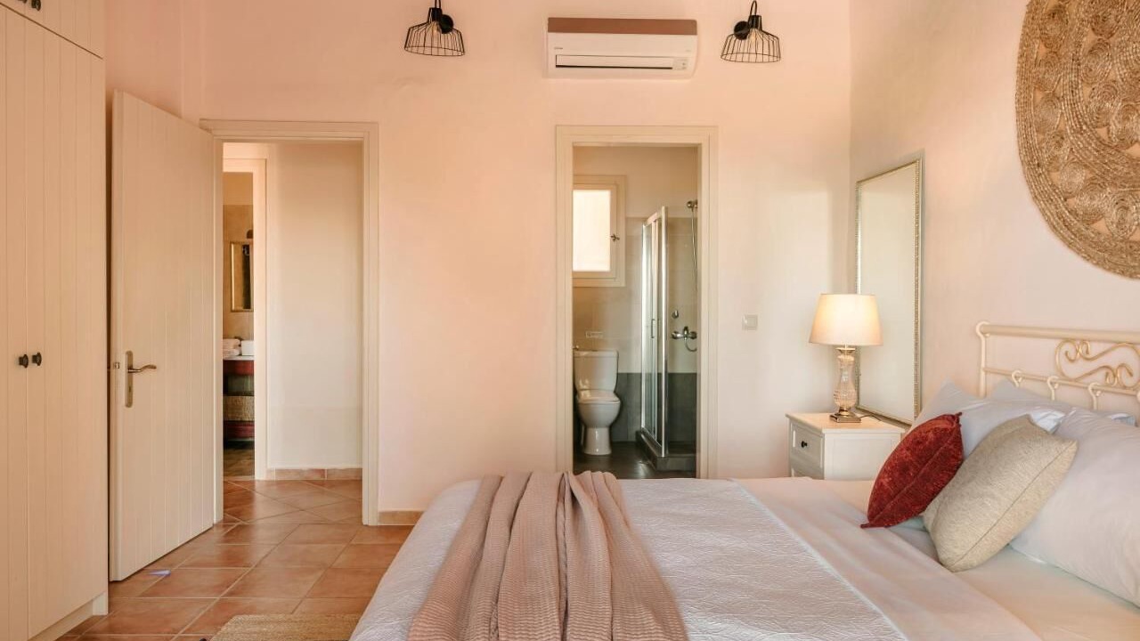 Photo of Bedroom in Chalikeri