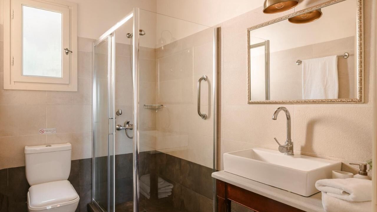 Photo of Bathroom in Chalikeri