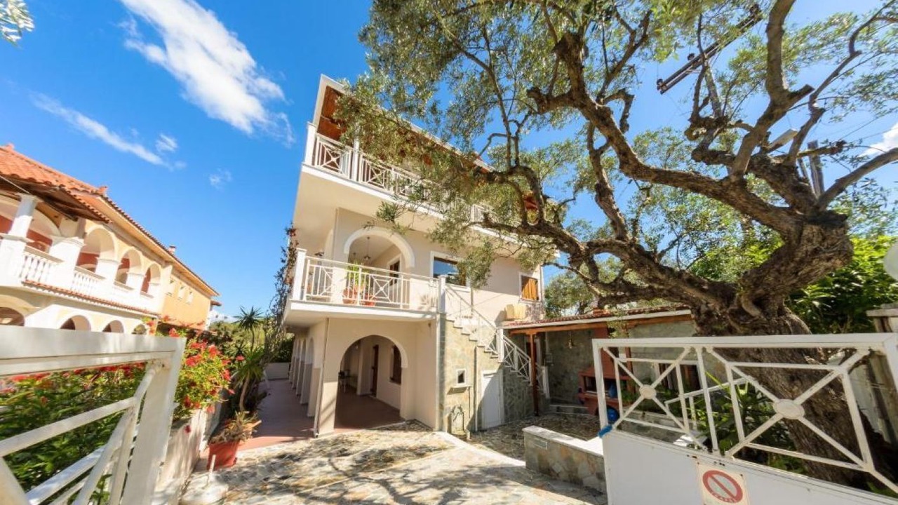 Photo of Outdoor in Alikanas