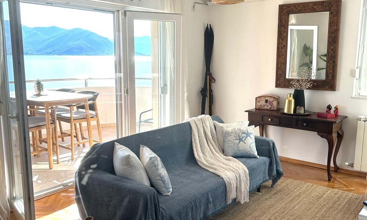 Photo of Livingroom in Igalo