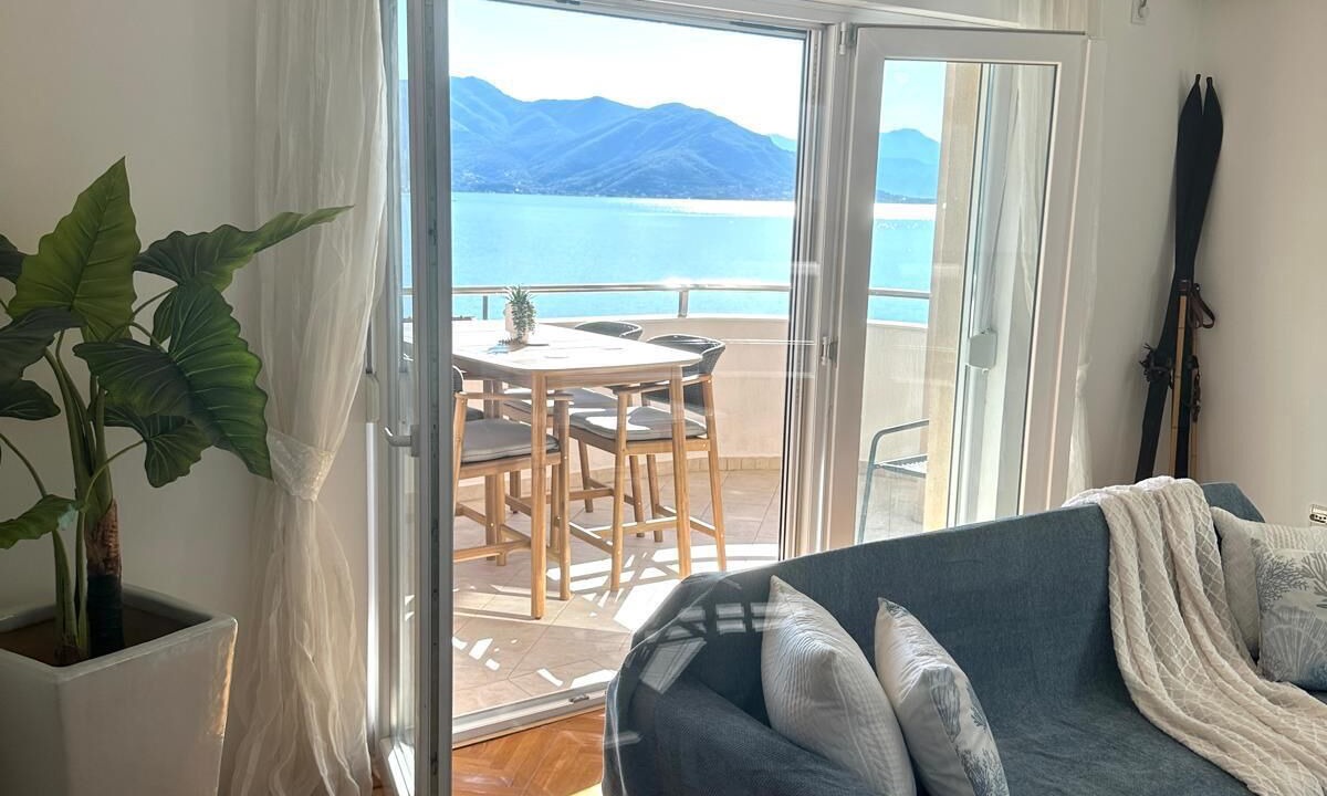 Photo of Livingroom in Igalo