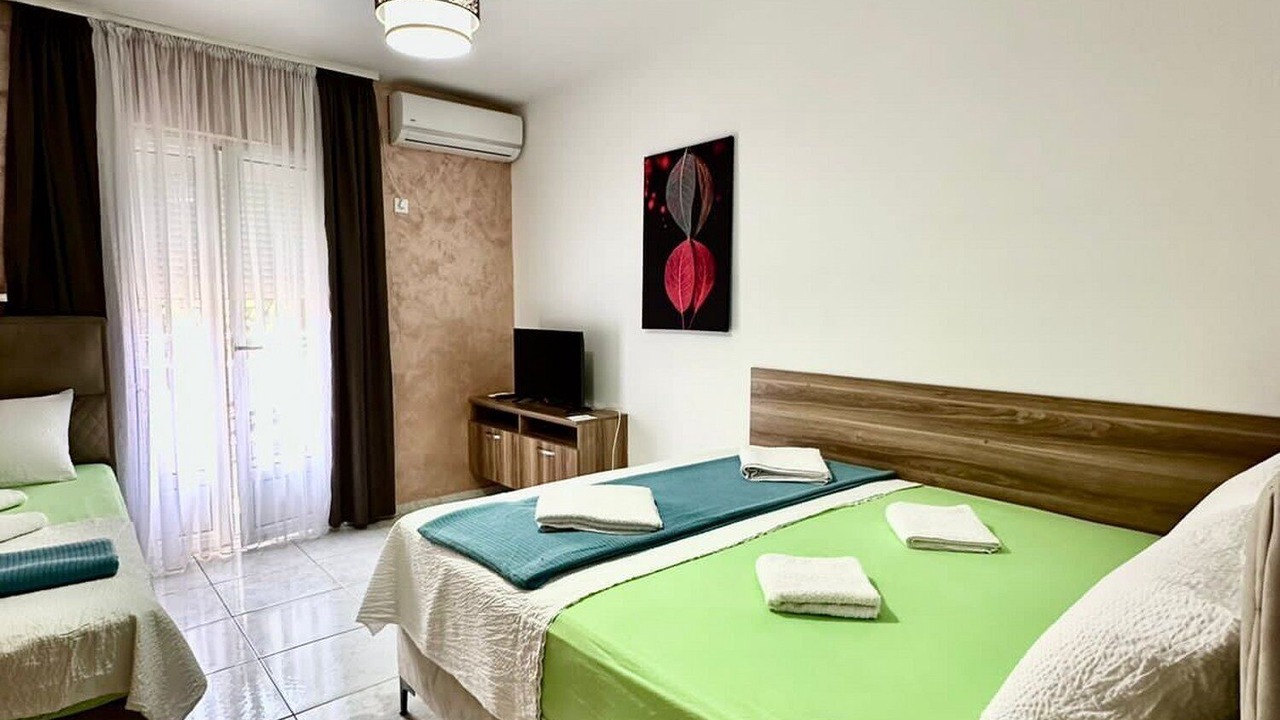 Photo of Bedroom in Maini