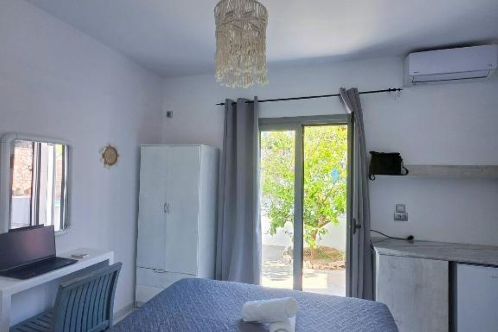 Photo of Bedroom in Messaria