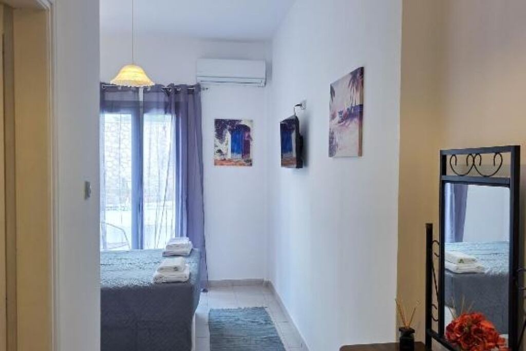 Photo of Bedroom in Messaria