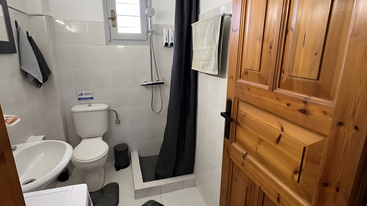 Photo of Bathroom in Plintri