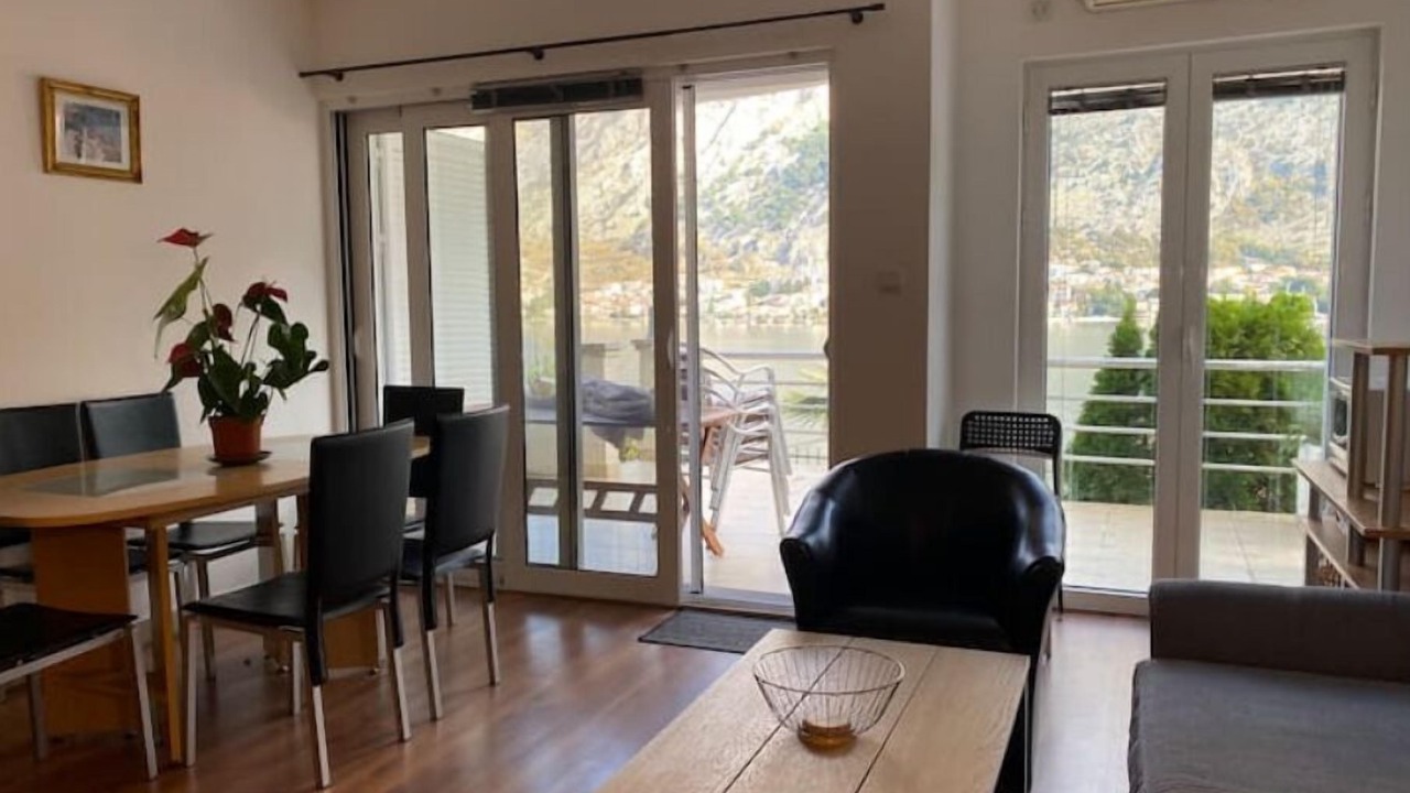 Photo of Livingroom in Kotor