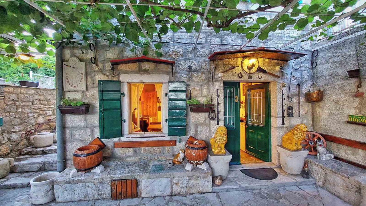 Photo of Outdoor in Podi