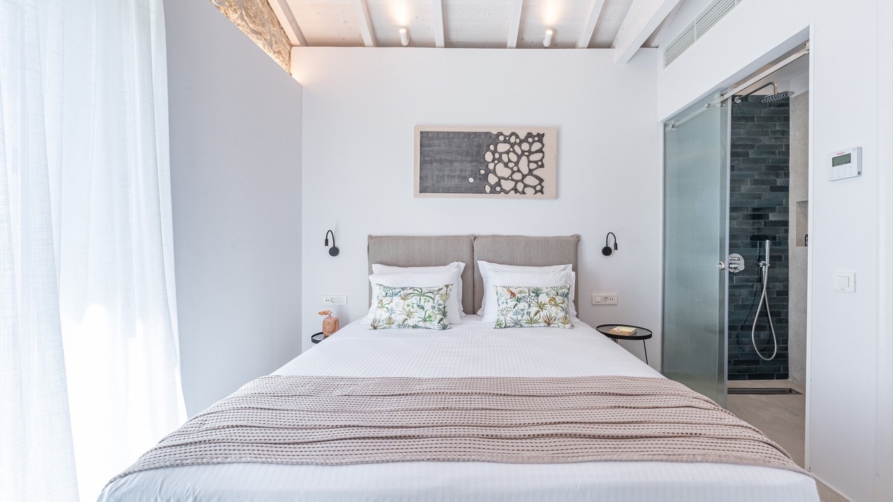 Photo of Bedroom in Karousades