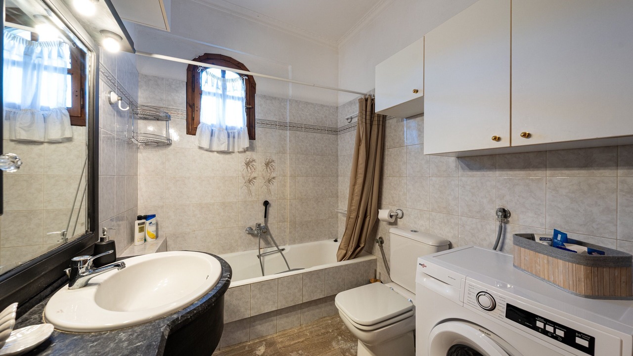 Photo of Bathroom in Lefkimmi