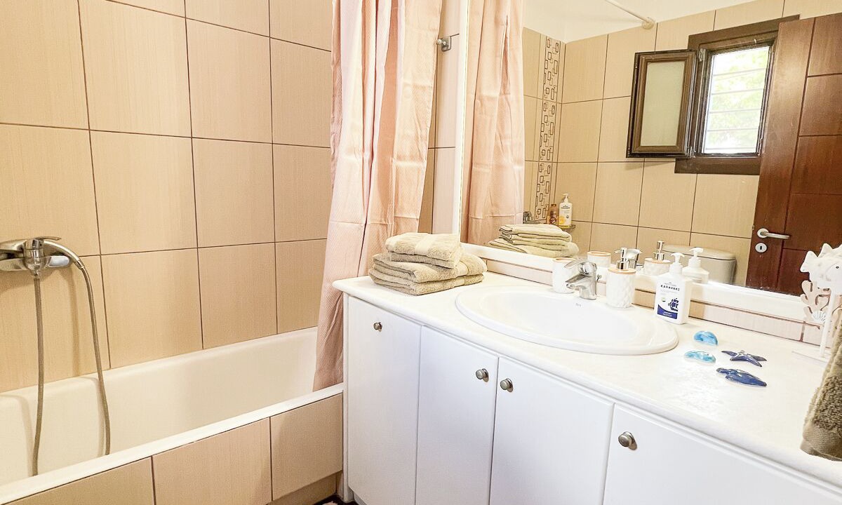 Photo of Bathroom in Drios