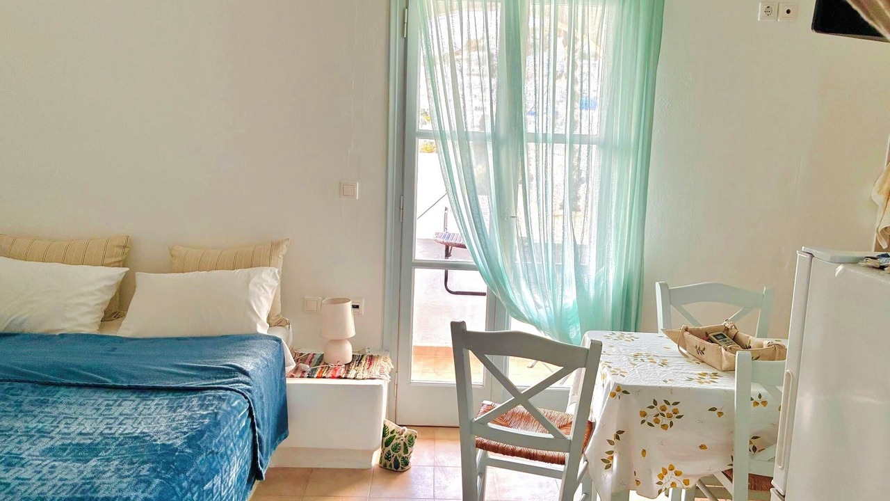 Photo of Bedroom in Ios Town